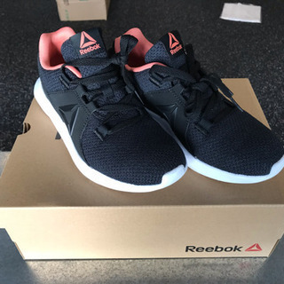 reebok エナジーラックス 23cmレディースランニングCN...