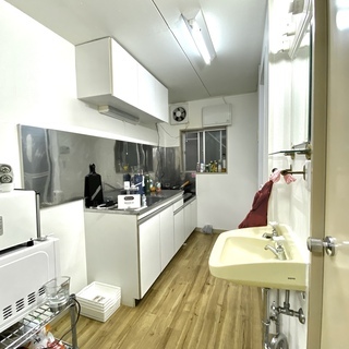 女性専用２LDK 70m2をシェア59,000円 表参道まで8分  敷金、礼金なし  カバン一つで入居可能、家電完備、ベッド有り 、 港区南青山アドレス 外苑前まで8分、表参道まで9分  広い専用庭あり。2bed room 70㎡ room for rent, 8 minute walk from Omotesando Station - シェアハウス