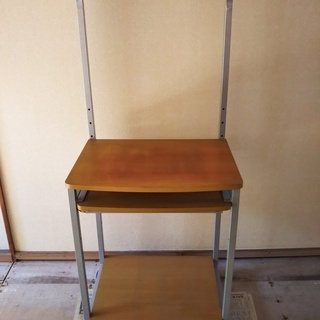 中古美品パソコンデスク無料で差し上げます