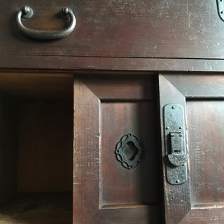 帳場箪笥 タンス 食器 金具 棚 収納 引き出し 古材 アンティーク 明治の画像