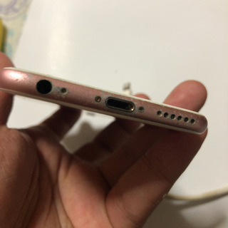 iPhone6s 64GB バッテリー残量70%の画像