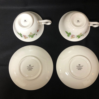 ウェッジウッド ワイルドストロベリー カップ&ソーサー の画像