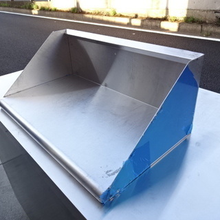 ※クリーニング済み※◆ステンレス平棚／吊棚／三角棚◆W620xD300◆20の画像