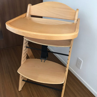 ベビーからキッズまで☆ カトージ ・チャイルドチェアー