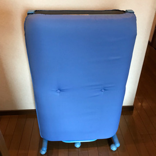 折りたたみ簡易ベッド