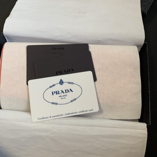PRADA 長財布　正規品　鑑定済