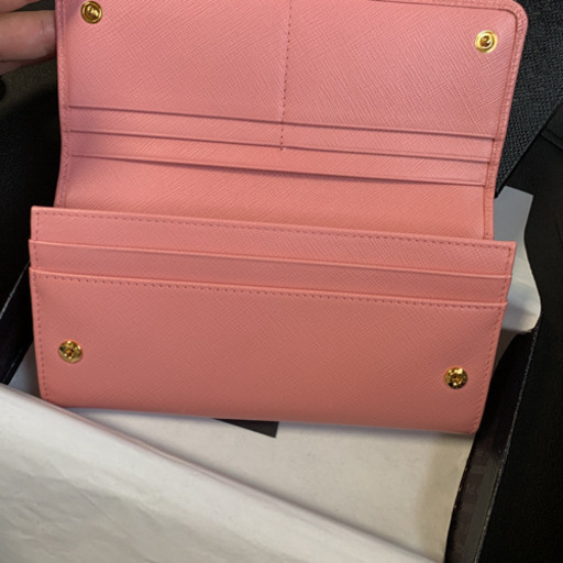 PRADA 長財布　正規品　鑑定済