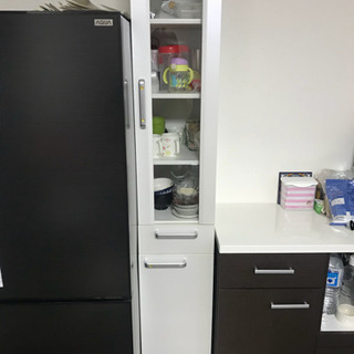 【お譲り先決定】スリム食器棚 ホワイト