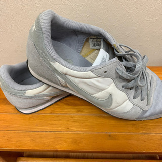 ナイキ　28.5