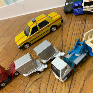 トミカ ミニカーいっぱい(^^)！ タクシー、トレーラーはおまけ♡の画像