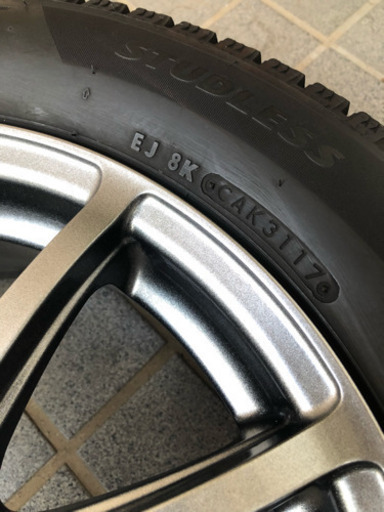 スタッドレスタイヤ BRIDGESTONE VRX2 205/55/R16  ホイール付き4本セット