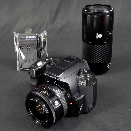 KONICA MINOLTA α Sweet DIGITAL + AF DT ZOOM 18-70mm F3.5-5.6(D) + AF ZOOM 75-300mm F4.5-5.6(D) ダブルズームセット　Used