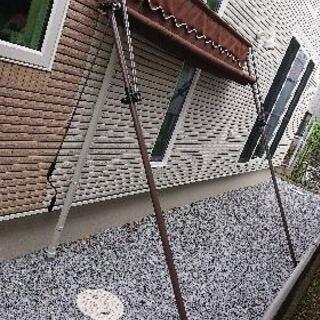 簡易型オーニング（ブラウン）の画像