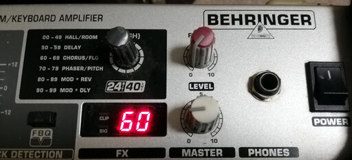 ベリンガー◆キーボードアンプ K900FX ULTRATONE ミキサー内蔵型 弾き語り ギター◆ BEHRINGER