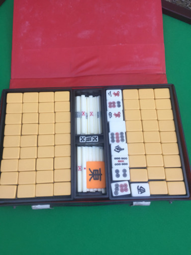 中古 麻雀牌とテーブルセット