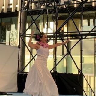 フラダンス　２０２５年５月より千里山コミセンで新規開講❣️毎月１回金曜日１３時～１４時１５分迄　吹田市立千里山コミュニティセンター多目的ホール　参加費１回５００円　無料体験受付中の画像