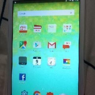 au Qua tab01ホワイト