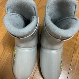 子どもスキー靴　23センチ
