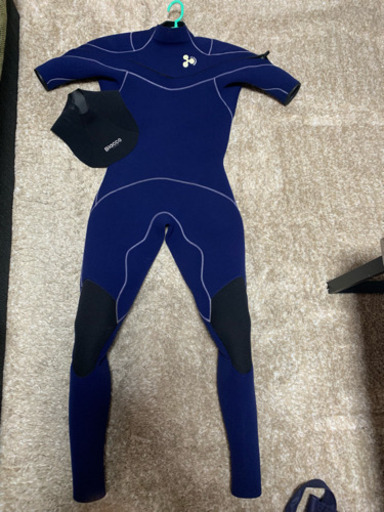 ウェットスーツ