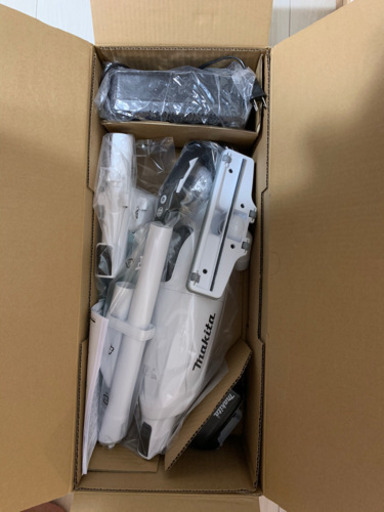 マキタ充電式掃除機CL281FDFCW
