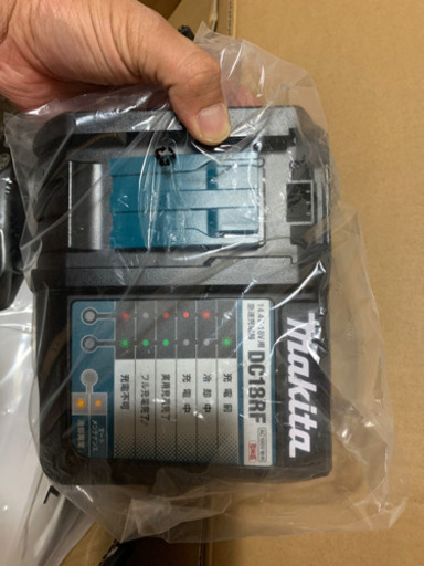 マキタ充電式掃除機CL281FDFCW