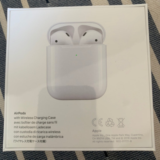 AirPods with Wireless Charging Case 