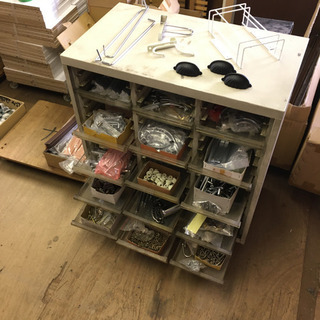 家具の取手　引手大量にあります。無料部材ゾーンもあります！