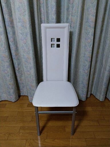 ダイニングチェア４脚