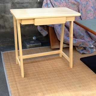 【二千円に】コンパクトで可愛い家具、机 KOEKI(弘益)のタイ...