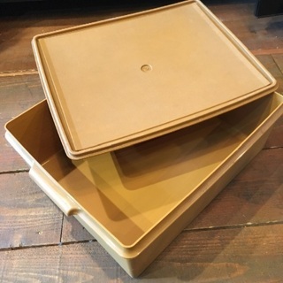 【受付中】希少 レトロデザイン Tupperware タッパーウェア ブラウン 浅型　キャンプ用品収納等にの画像