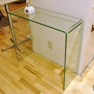 ガラステーブルの画像