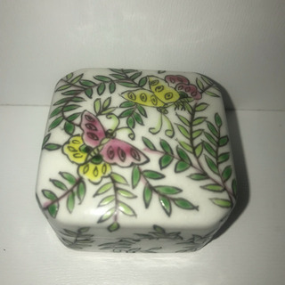 ほぼ新品☆ 陶器小物入れの画像