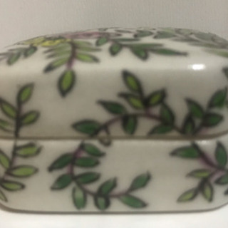 ほぼ新品☆ 陶器小物入れの画像