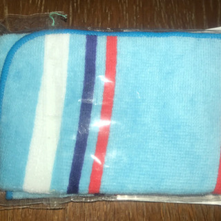 新品 未使用品☆ エビアン evian タオルハンカチの画像
