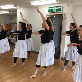フラダンス始めませんか？  いろいろなクラスがあります。無料体験実施中‼︎の画像