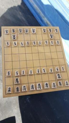 足つき将棋盤☆おまけで駒付き☆お安くご提供♪