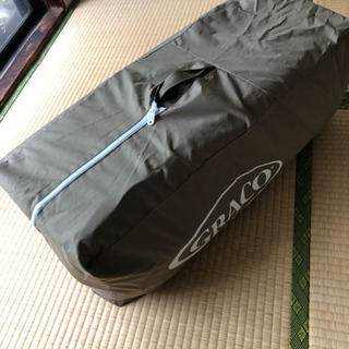 折り畳み式ベビーベッドの画像