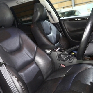【車検２年付】  ボルボ V70 2.5T サンルーフ/地デジ/ETC/Bカメラ☆自社ローン・オートローン全国対応の画像