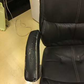 革製 大きめ椅子の画像