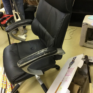 革製 大きめ椅子の画像