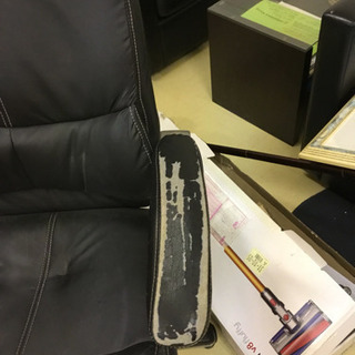 革製 大きめ椅子の画像