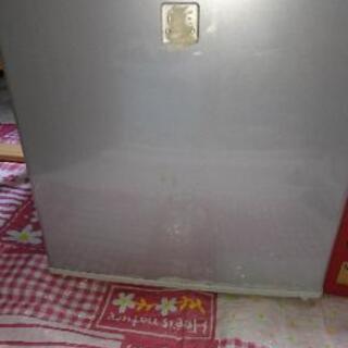 『無料にしました‼️』【中古】１ドア冷蔵庫 2007年製