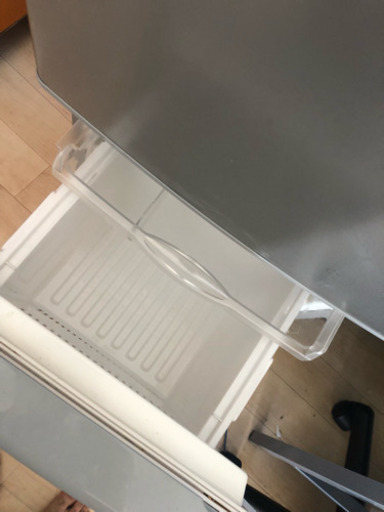 冷蔵庫あげます。はやめの引き取りをお願いしています。