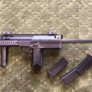 【オークションサイト出品の為早期終了の可能性あり】MP7A　東京マルイ　中古品　箱付きの画像