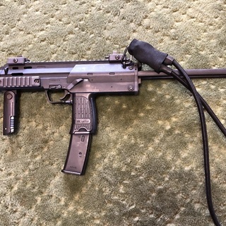 【オークションサイト出品の為早期終了の可能性あり】MP7A　東京マルイ　中古品　箱付きの画像