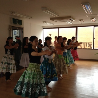 初めてのフラダンス。無料体験実施中！の画像