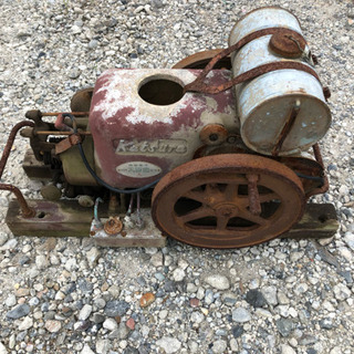 古い発動機の画像