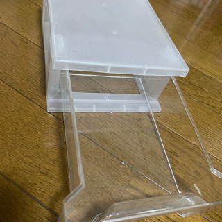 レターケースと透明ケースの画像