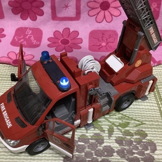 はしご 消防車 ☆光る音が鳴る！水も出る！！☆の画像