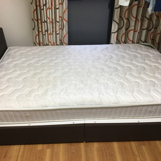 値下げ。美品。ニトリ セミダブルベッド マット